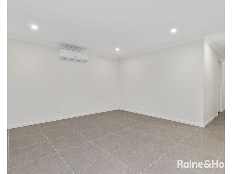 28 Peter Harbeck Street, Spring Mountain QLD 4124