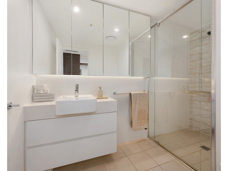 1028/123 Cavendish Road, Coorparoo QLD 4151