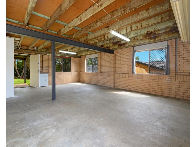 2 Manoora Place, Ashmore QLD 4214