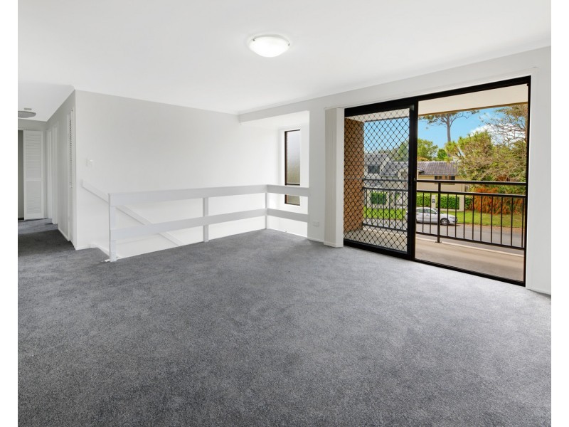 2 Manoora Place, Ashmore QLD 4214