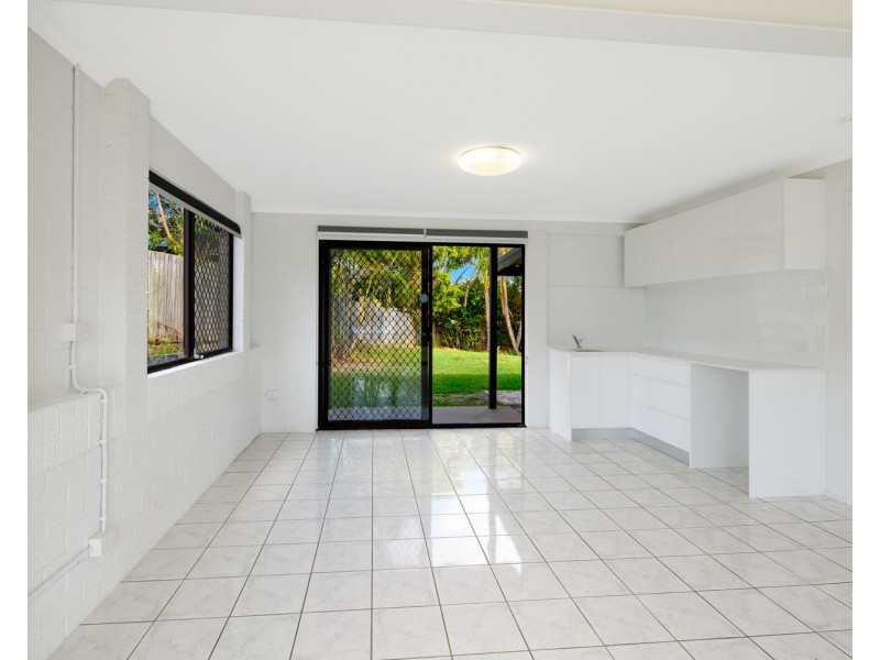 2 Manoora Place, Ashmore QLD 4214