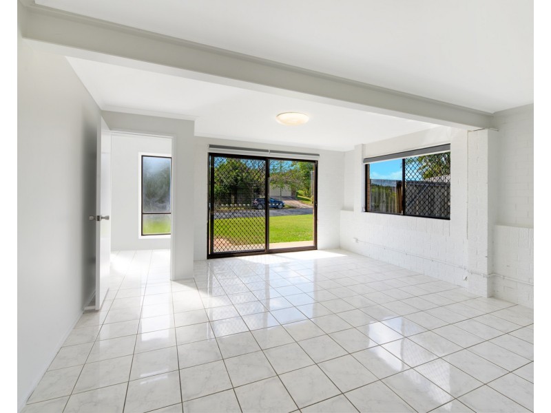 2 Manoora Place, Ashmore QLD 4214