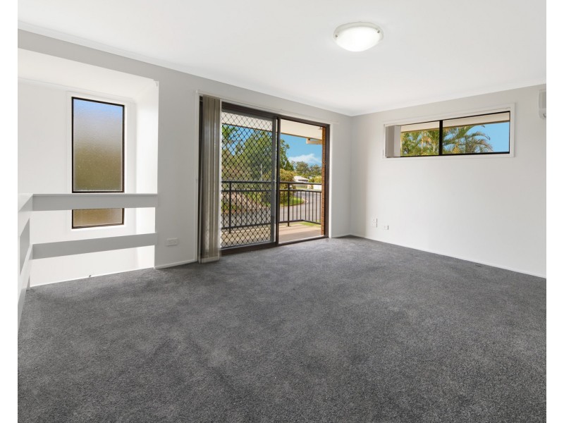 2 Manoora Place, Ashmore QLD 4214