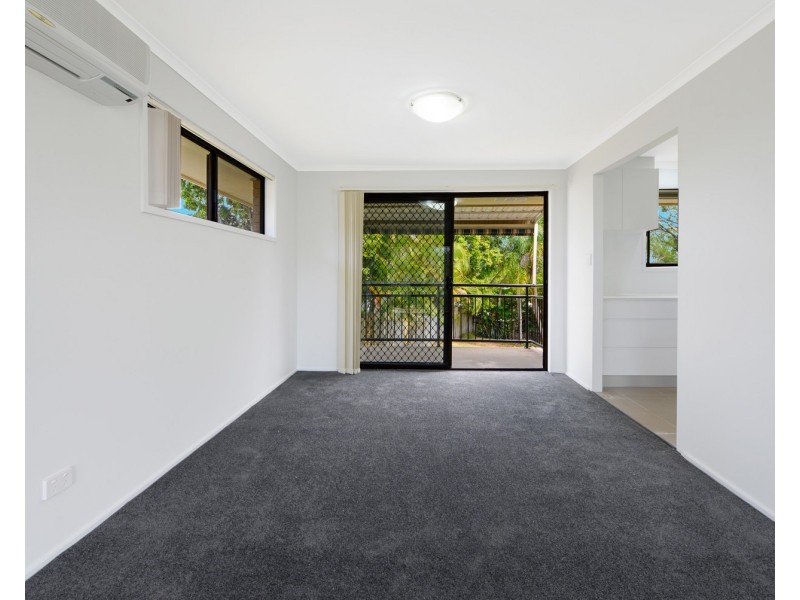 2 Manoora Place, Ashmore QLD 4214