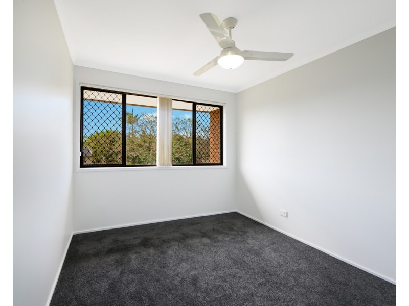 2 Manoora Place, Ashmore QLD 4214