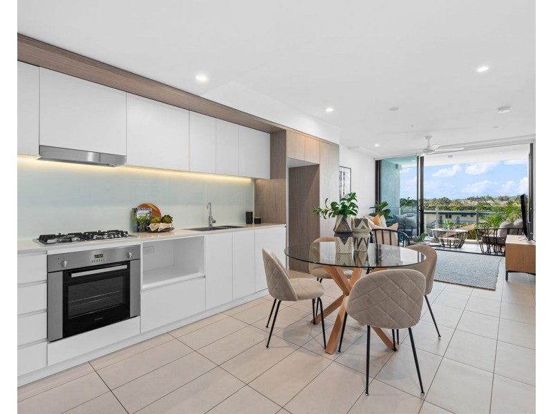 1089/123 Cavendish Road, Coorparoo QLD 4151