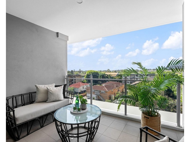 1089/123 Cavendish Road, Coorparoo QLD 4151