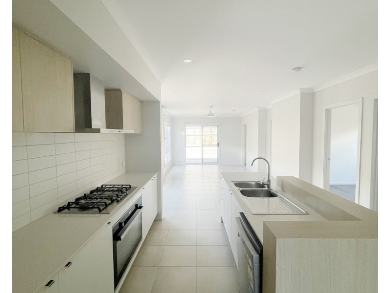 71 Forshore Street, Coomera QLD 4209