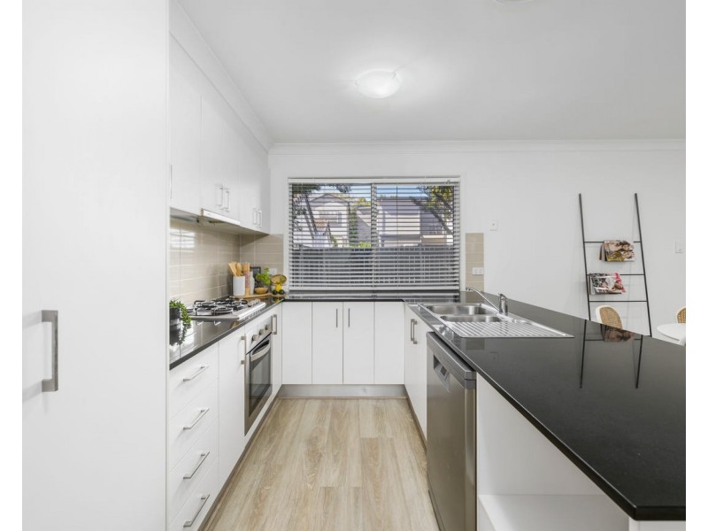 3/119 Eugaree Street, Southport QLD 4215