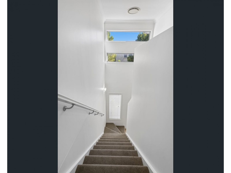 3/119 Eugaree Street, Southport QLD 4215
