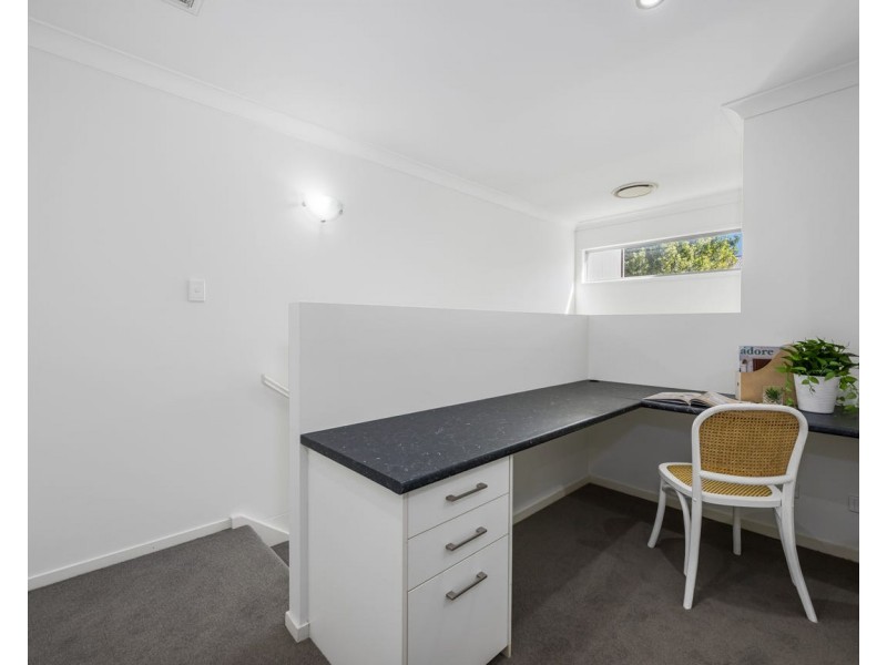 3/119 Eugaree Street, Southport QLD 4215