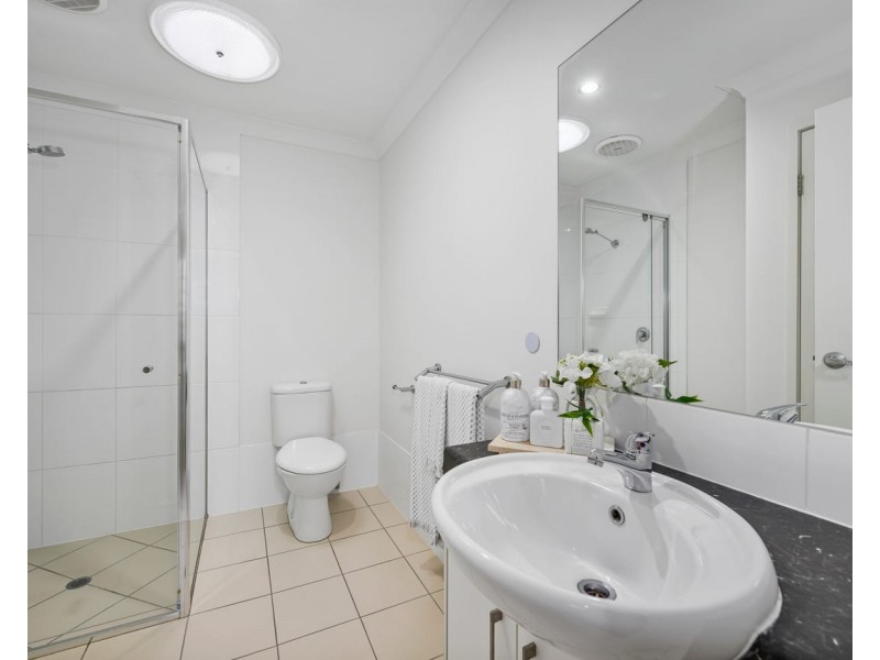 3/119 Eugaree Street, Southport QLD 4215