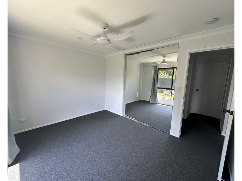 2/7 Burwood Court, Labrador QLD 4215