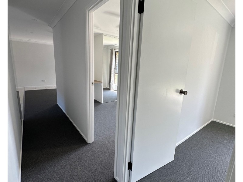 2/7 Burwood Court, Labrador QLD 4215