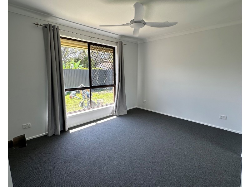 2/7 Burwood Court, Labrador QLD 4215