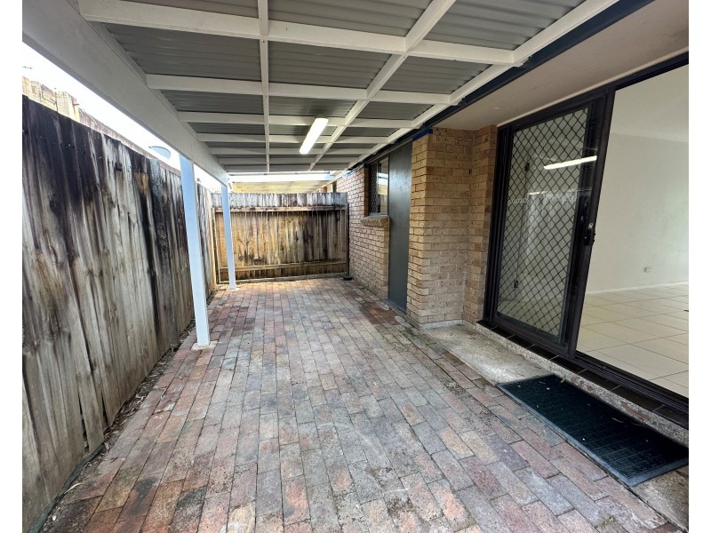 2/7 Burwood Court, Labrador QLD 4215