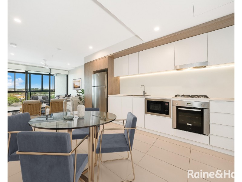 2061/123 Cavendish Road, Coorparoo QLD 4151