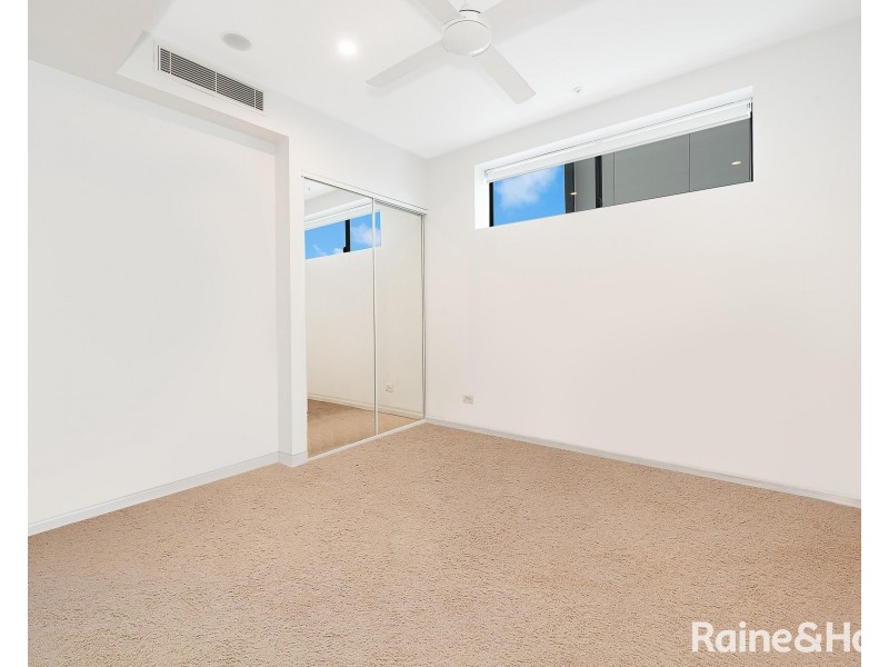 2061/123 Cavendish Road, Coorparoo QLD 4151