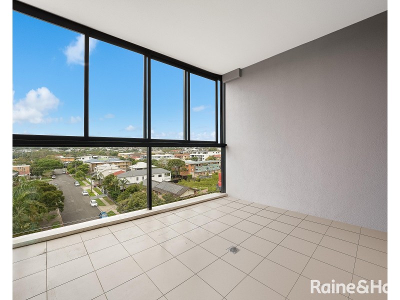 2061/123 Cavendish Road, Coorparoo QLD 4151