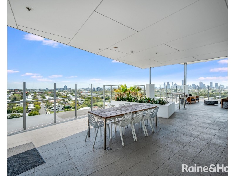 2061/123 Cavendish Road, Coorparoo QLD 4151