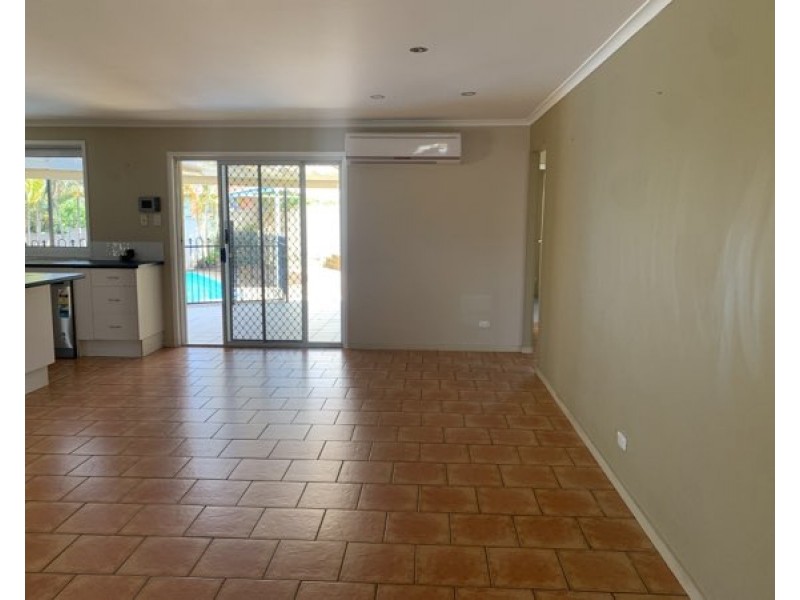 4 Muresk Court, Mermaid Waters QLD 4218