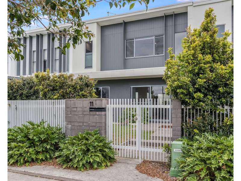 11 Flintwood Crescent, Palmview QLD 4553