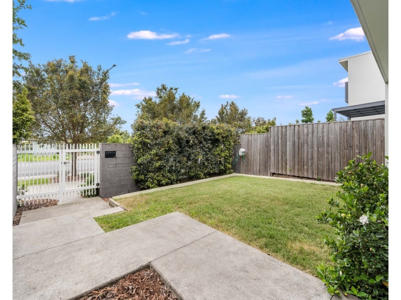 11 Flintwood Crescent, Palmview QLD 4553