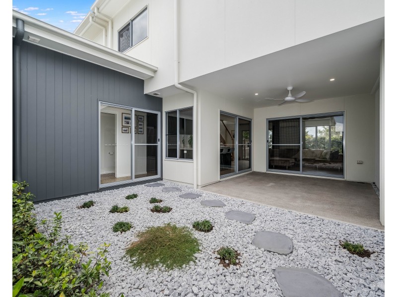 11 Flintwood Crescent, Palmview QLD 4553