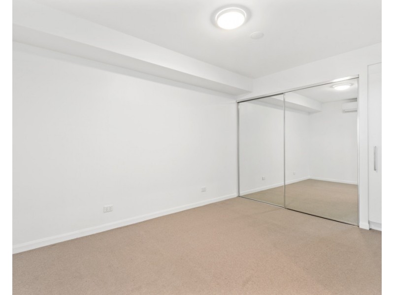 10706/300 Old Cleveland Road, Coorparoo QLD 4151