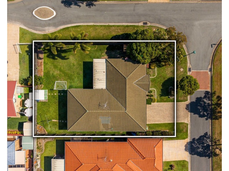 2 Woodland Street, Rothwell QLD 4022