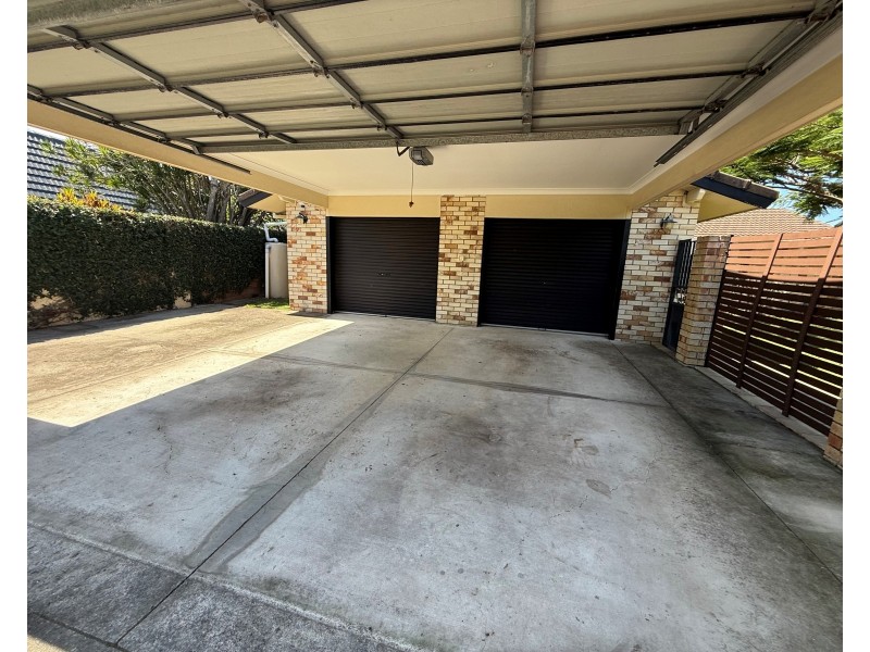 35 Dunkeith Avenue, Benowa QLD 4217