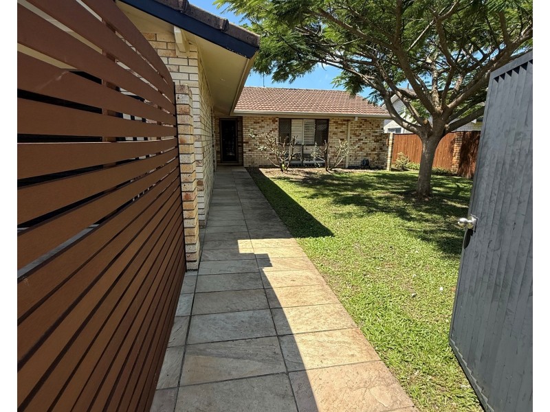 35 Dunkeith Avenue, Benowa QLD 4217