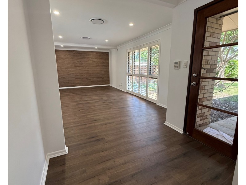 35 Dunkeith Avenue, Benowa QLD 4217