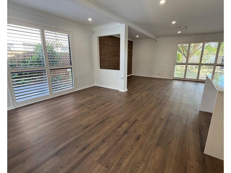 35 Dunkeith Avenue, Benowa QLD 4217