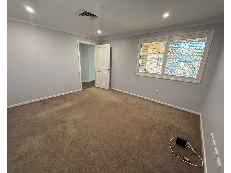 35 Dunkeith Avenue, Benowa QLD 4217