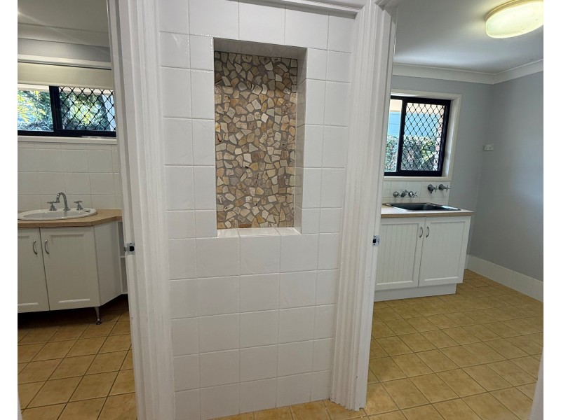 35 Dunkeith Avenue, Benowa QLD 4217