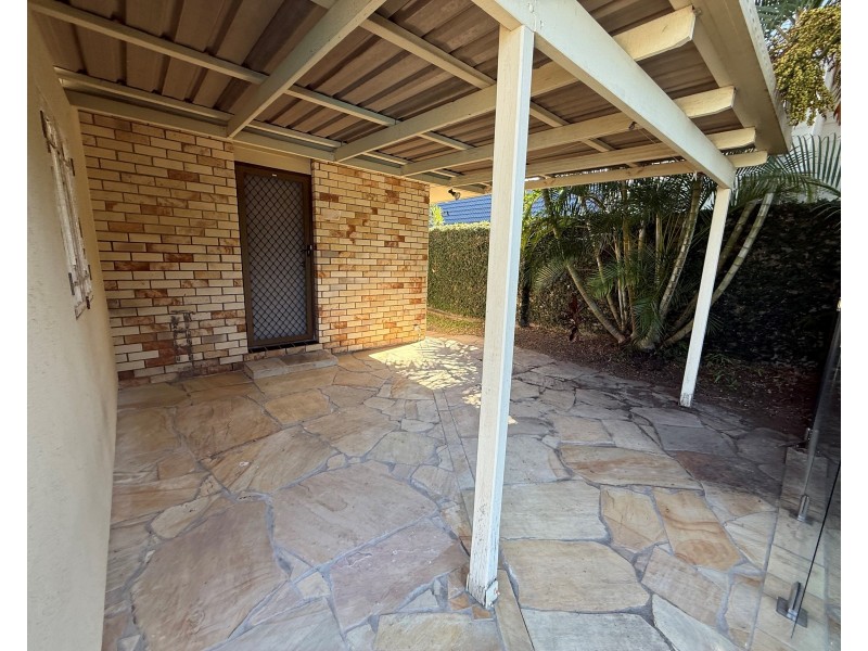 35 Dunkeith Avenue, Benowa QLD 4217