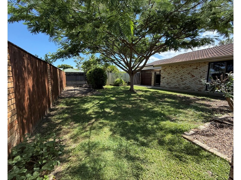 35 Dunkeith Avenue, Benowa QLD 4217