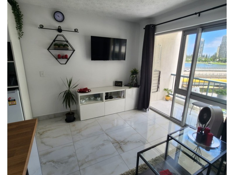 412/2 Barney Street, Southport QLD 4215