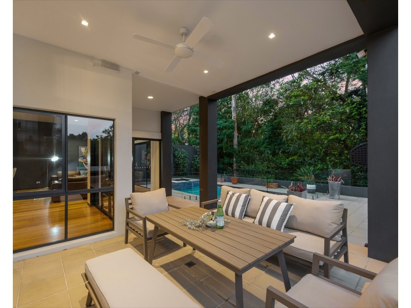 208 Hawken drive, St Lucia QLD 4067