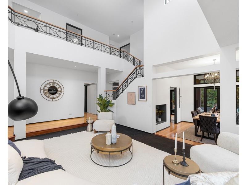 208 Hawken drive, St Lucia QLD 4067