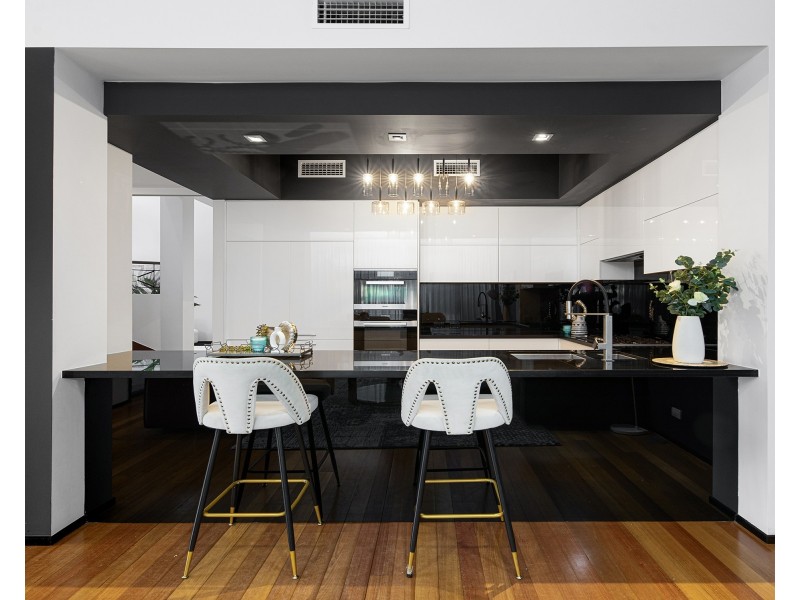 208 Hawken drive, St Lucia QLD 4067