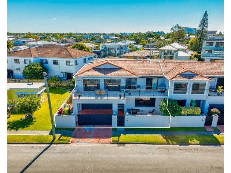 1/3 Ray Street, Runaway Bay QLD 4216