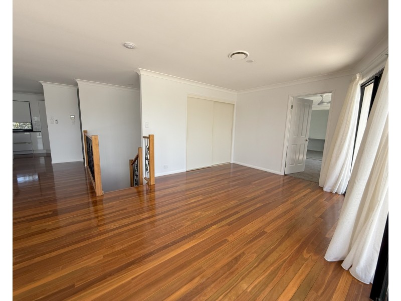 1/3 Ray Street, Runaway Bay QLD 4216