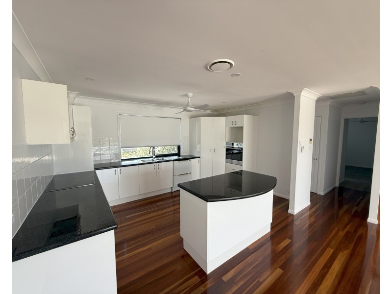 1/3 Ray Street, Runaway Bay QLD 4216