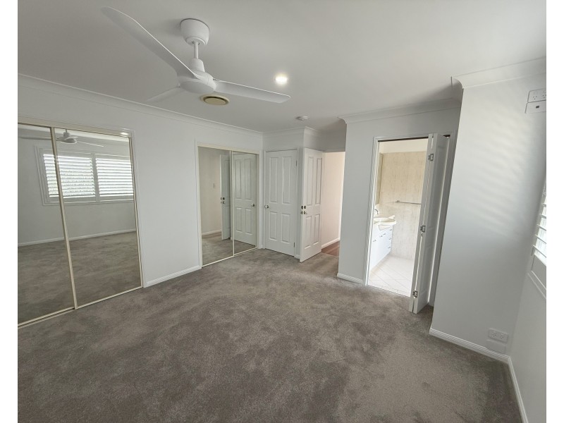 1/3 Ray Street, Runaway Bay QLD 4216