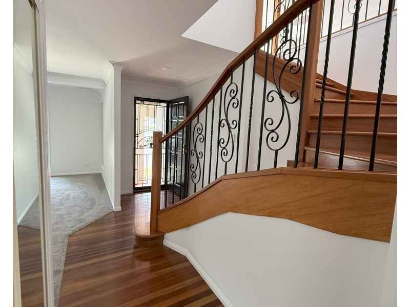 1/3 Ray Street, Runaway Bay QLD 4216
