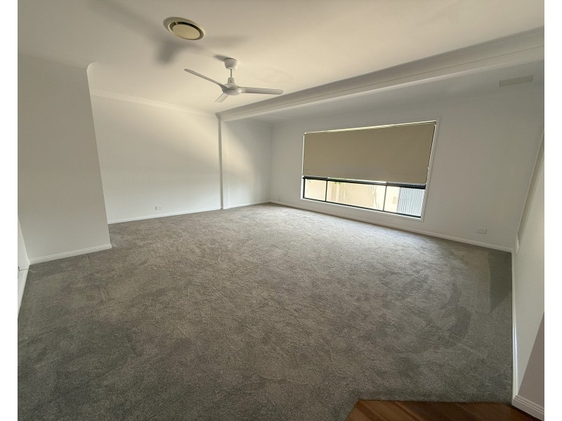 1/3 Ray Street, Runaway Bay QLD 4216