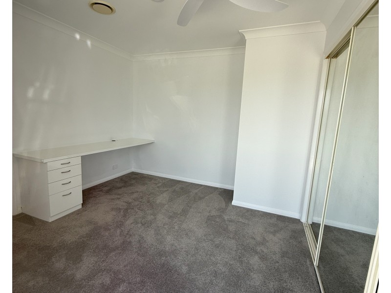 1/3 Ray Street, Runaway Bay QLD 4216