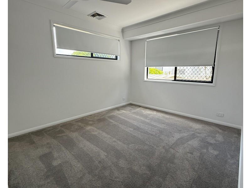 1/3 Ray Street, Runaway Bay QLD 4216